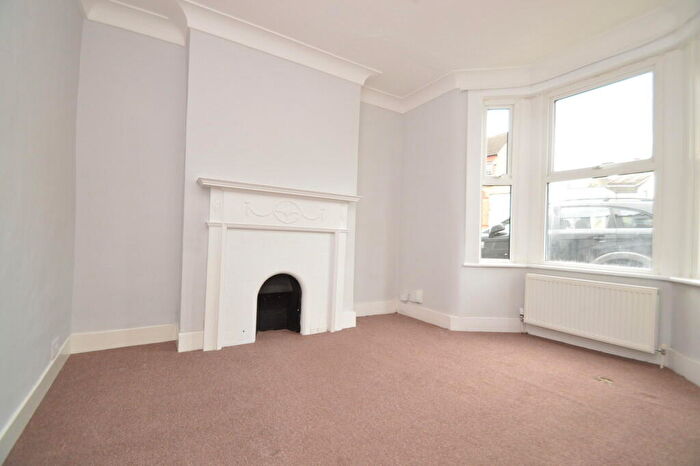 2 Bedroom Terraced House For Sale In Swingate Lane, London, SE18