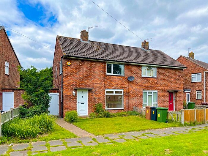 3 Bedroom Semi-Detached House To Rent In Clarendon Gardens, Ermine West, Lincoln, LN1