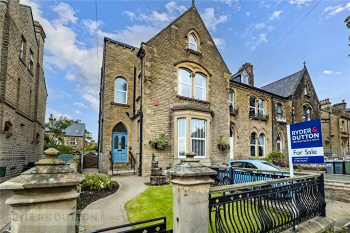 6 Bedroom End Of Terrace House For Sale In Gledholt Road, Gledholt, Huddersfield, West Yorkshire, HD1