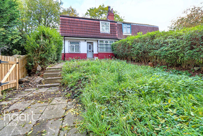 2 Bedroom Semi Detached House For Sale In Sandhurst Avenue, Leeds, LS8