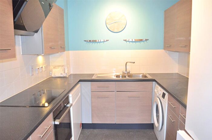 2 Bedroom Flat To Rent In Brighton Road, Purley, CR8