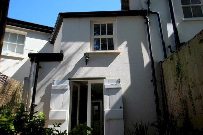 1 Bedroom Semi-Detached House To Rent In Downside, Epsom, KT18