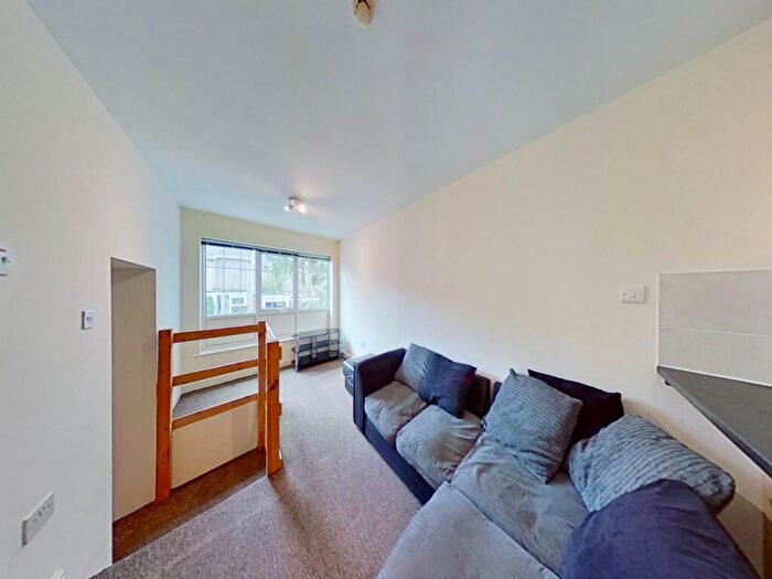 1 Bedroom Flat To Rent In Farm Drive, Cyncoed, Cardiff, CF23