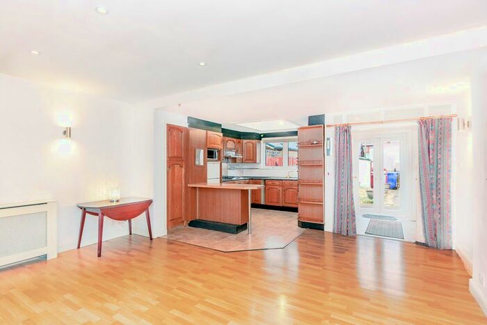 3 Bedroom Terraced House For Sale In Viewfield Road, West Calder, EH55