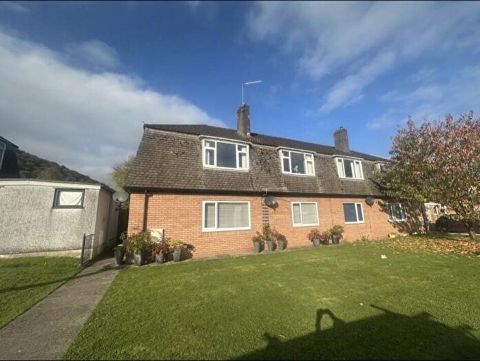 2 Bedroom Flat For Sale In Woodland Crescent, Llanfoist, Abergavenny, NP7