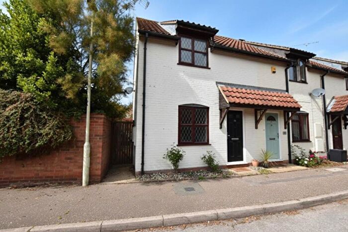 2 Bedroom End Of Terrace House For Sale In Collingwood Road, South Woodham Ferrers, Chelmsford, CM3