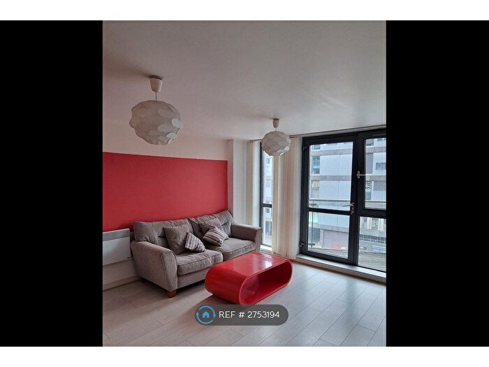 1 Bedroom Flat To Rent In Centenary Plaza, Birmingham, B1