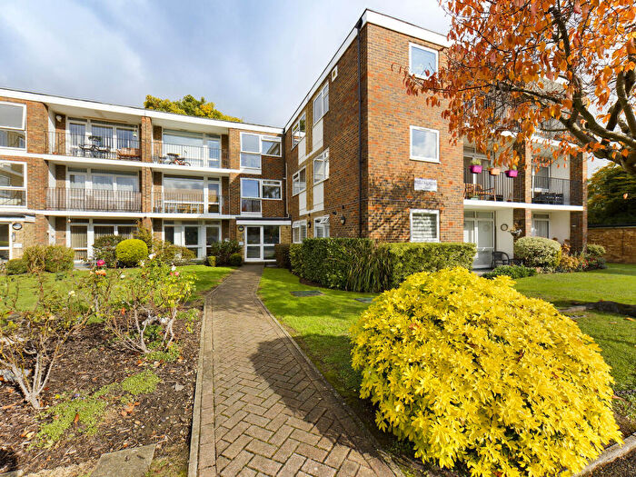 2 Bedroom Flat To Rent In Hillworth, Court Downs Road, Beckenham, Kent, BR3