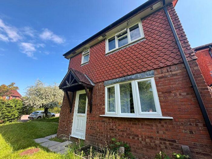 3 Bedroom Detached House To Rent In Ellicks Close, Bradley Stoke, BS32