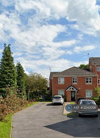 2 Bedroom Flat To Rent In Moccasin Way, Stafford, ST16