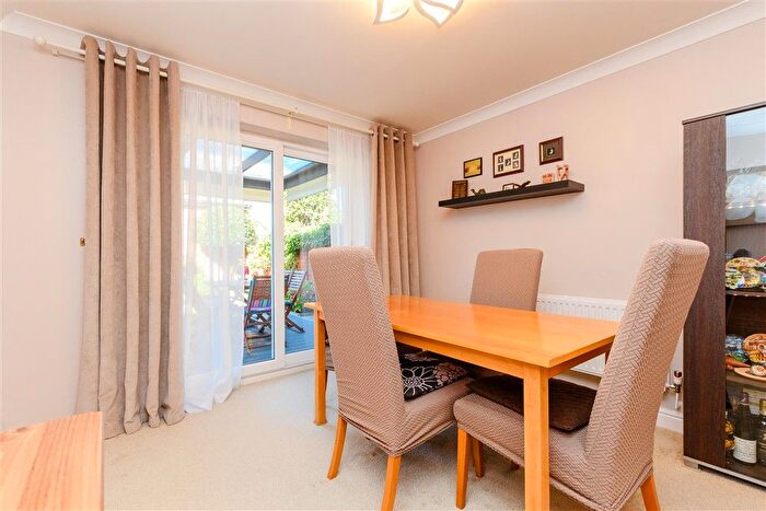 3 Bedroom Detached House For Sale In Pentstemon Drive, Swanscombe, Kent, DA10