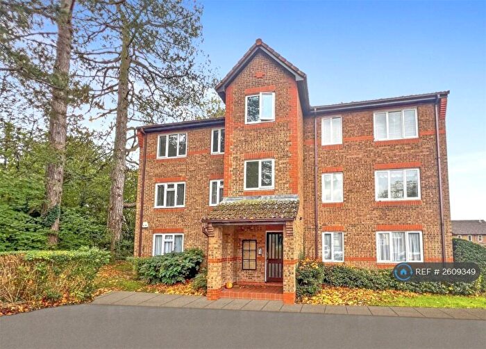 2 Bedroom Flat To Rent In Nutfield Court, Southampton, SO16