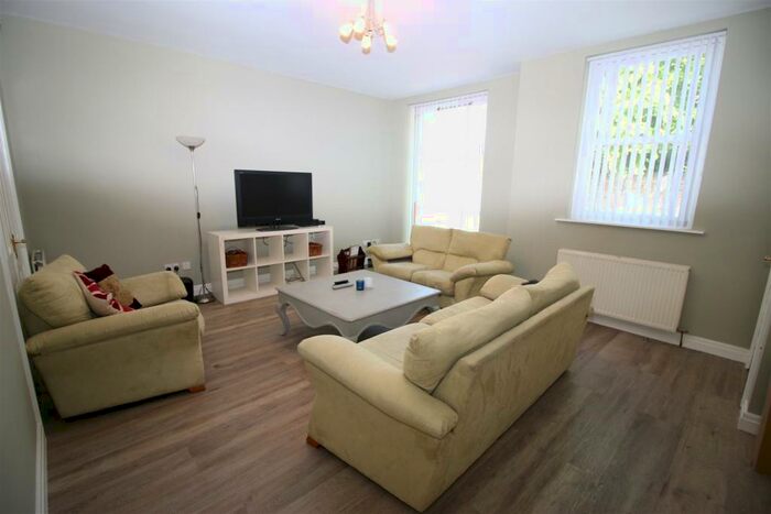 3 Bedroom Private Hall To Rent In Meeting House Lane, Lancaster, LA1