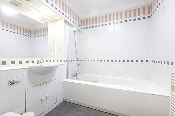 2 Bedroom Flat To Rent In Barter Street, London, WC1A