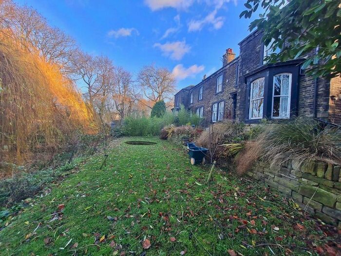 4 Bedroom Terraced House To Rent In Bromley Road, Batley WF17