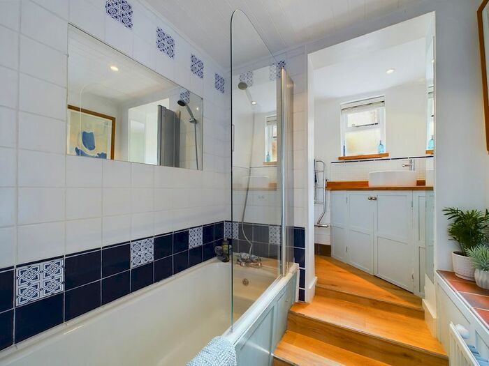 2 Bedroom Semi-Detached House For Sale In Storehouse Lane, Hitchin, SG4