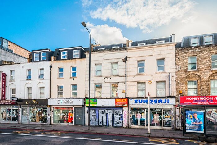 Studio To Rent In Barnett Street, Whitechapel, London, E1