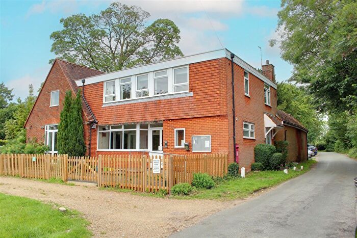 2 Bedroom Maisonette For Sale In Deeves Hall Lane, Ridge, Ridge, EN6