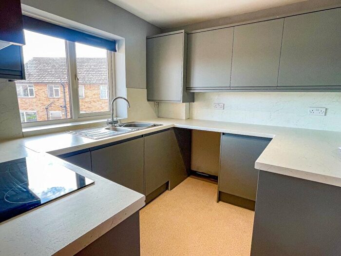 2 Bedroom Flat To Rent In Franklyn House, St Davids Drive, Scawsby, DN5