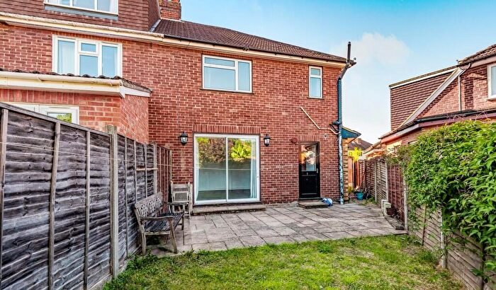 3 Bedroom Semi-Detached House To Rent In Saffron Platt, Guildford, GU2