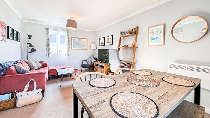 2 Bedroom Flat For Sale In Dickinsons Fields, Bedminster, BS3