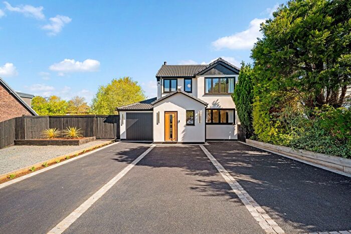 4 Bedroom Property For Sale In Chiltern Avenue, Macclesfield, SK11