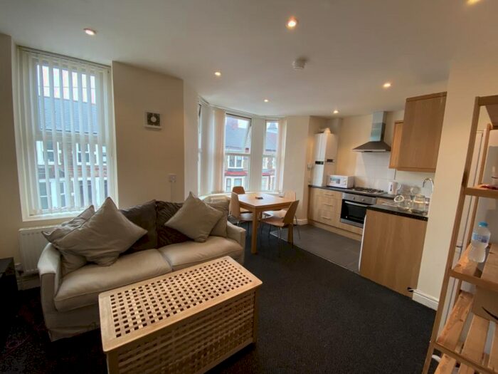 3 Bedroom Flat To Rent In Kingcraig Street, Cardiff CF24