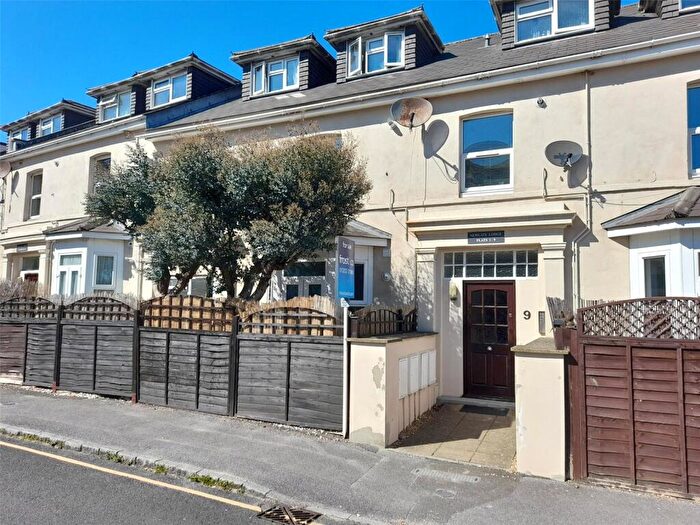 2 Bedroom Apartment For Sale In Norwich Avenue, Bournemouth, Dorset, BH2