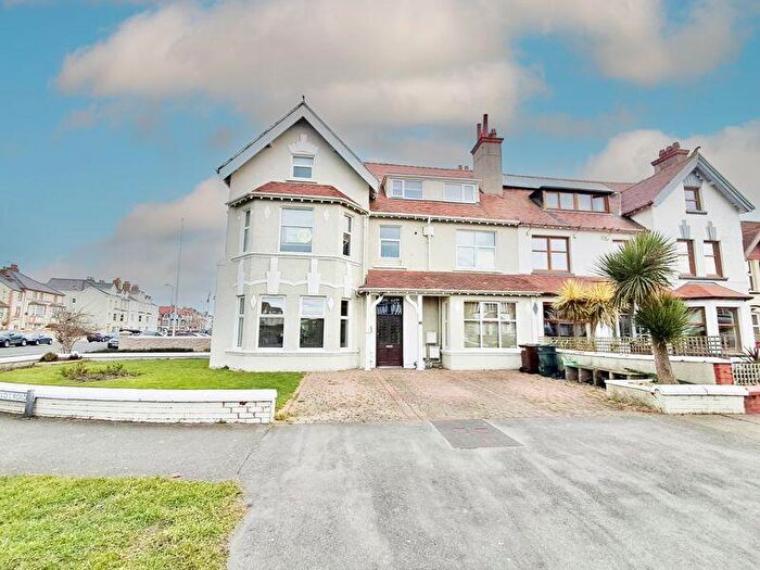 2 Bedroom Flat For Sale In St. Davids Road, Llandudno, LL30