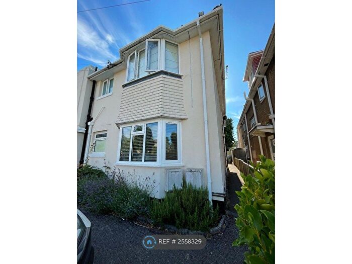 2 Bedroom Flat To Rent In L Stevenson Avenue, Bournemouth, BH4