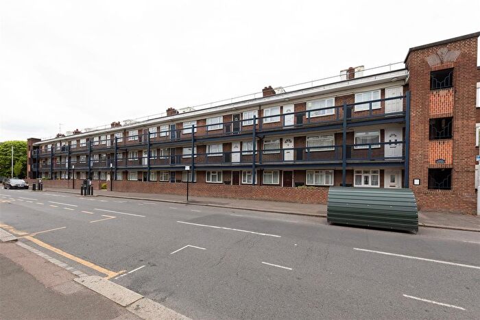 1 Bedroom Flat For Sale In Essex Road South, Leytonstone, E11