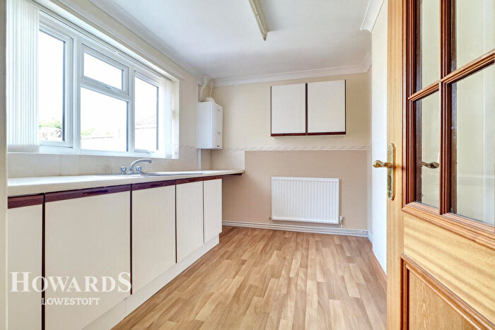 3 Bedroom Semi-Detached Bungalow For Sale In Dell Road, Lowestoft, NR33