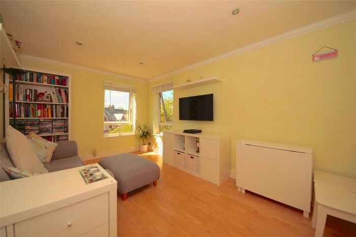 1 Bedroom Apartment To Rent In High View Road, London, SE19