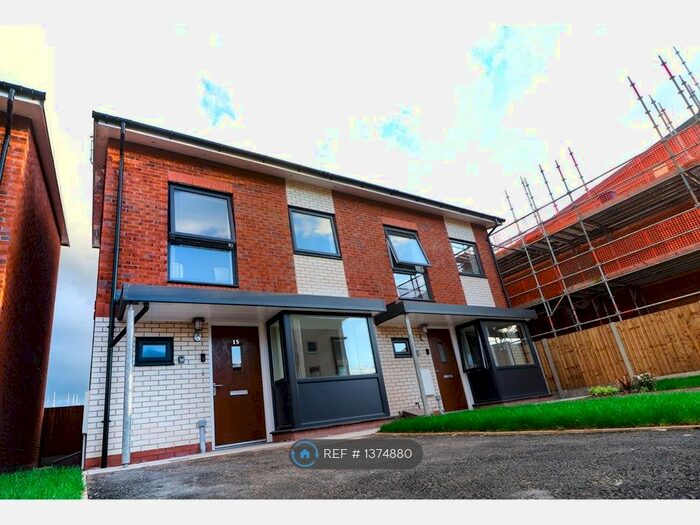 2 Bedroom Semi-Detached House To Rent In Commonwealth Avenue, Manchester, M11