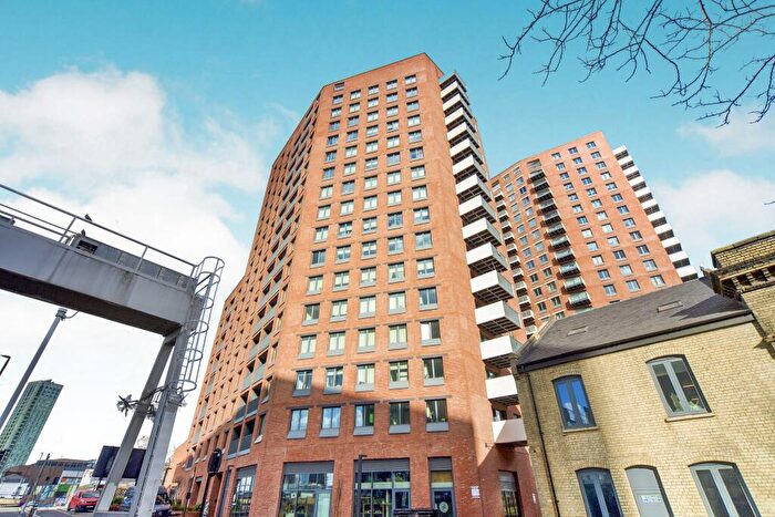 3 Bedroom Flat For Sale In Gillender Street, London, London, E3