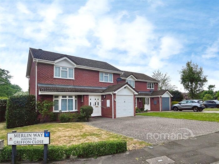 4 Bedroom Detached House For Sale In Merlin Way, Farnborough, GU14