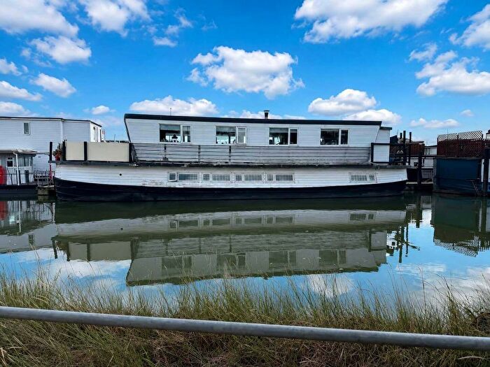 3 Bedroom Houseboat For Sale In Vicarage Lane, Port Werburgh, Hoo, Rochester, Kent, ME3