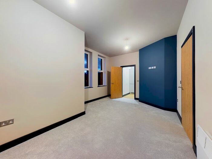 3 Bedroom Flat To Rent In Bed - Nd Floor Apartment, Gibson House, New Brighton, CH44