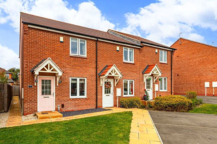 2 Bedroom Town House For Sale In Warwick Close, Rothley, LE7