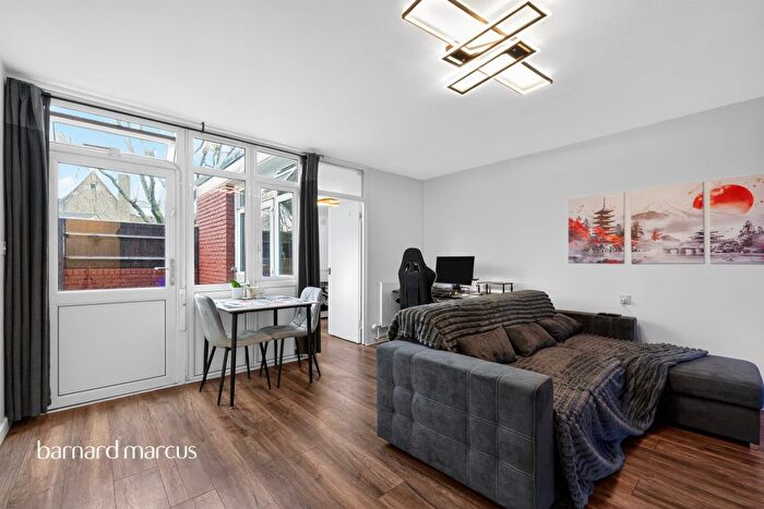 1 Bedroom Flat For Sale In John Ruskin Street, London, SE5