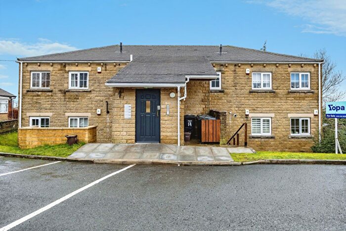 2 Bedroom Flat For Sale In Broadley Close, Halifax, HX2