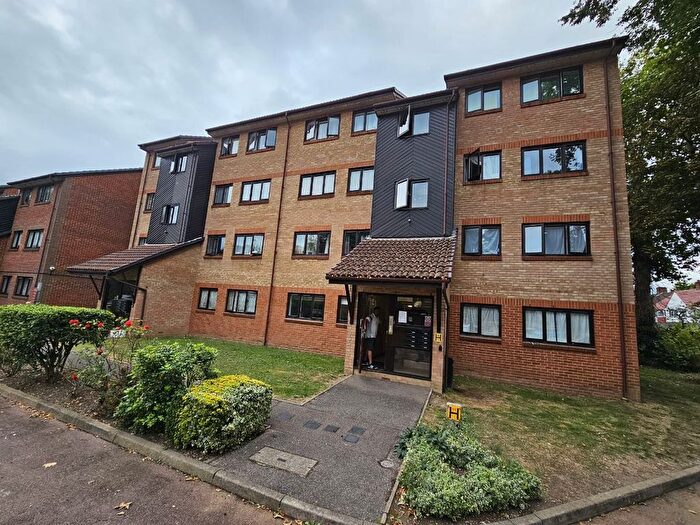 2 Bedroom Flat To Rent In St. Christophers Gardens, Thornton Heath, CR7
