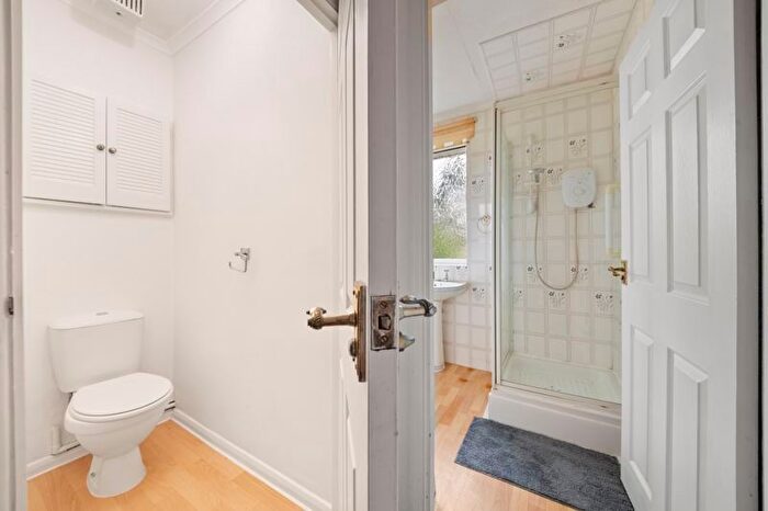5 Bedroom Semi-Detached House For Sale In Nutfield Gardens, Northolt, UB5