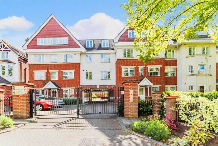 2 Bedroom Flat For Sale In Chatsworth Court, Willesden Lane, London, NW2