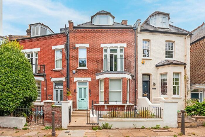 4 Bedroom Property To Rent In Vale Of Health, London, NW3