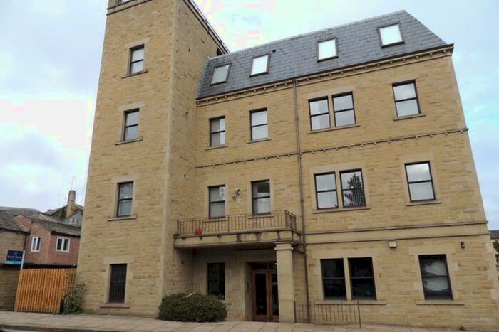 2 Bedroom Flat To Rent In 2 Bedroom Property In Halifax House, Blackwall, Halifax HX1