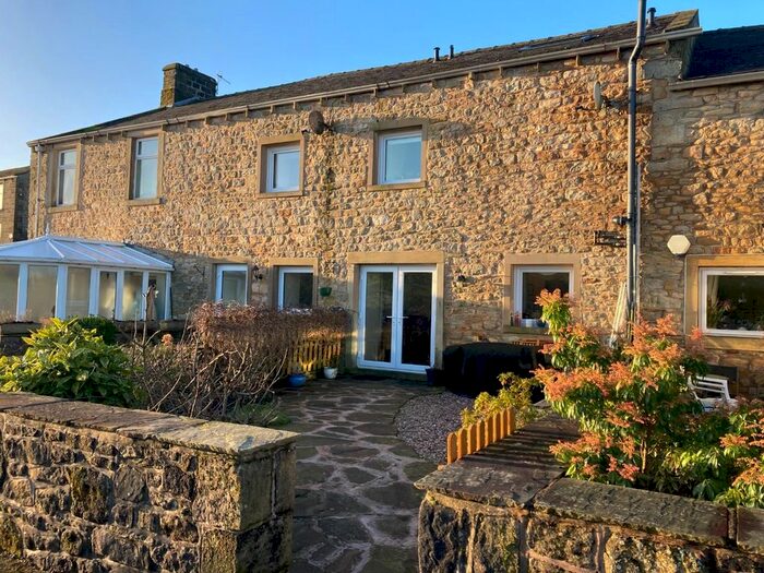 3 Bedroom Cottage For Sale In Lanehouse, Trawden, Colne, BB8