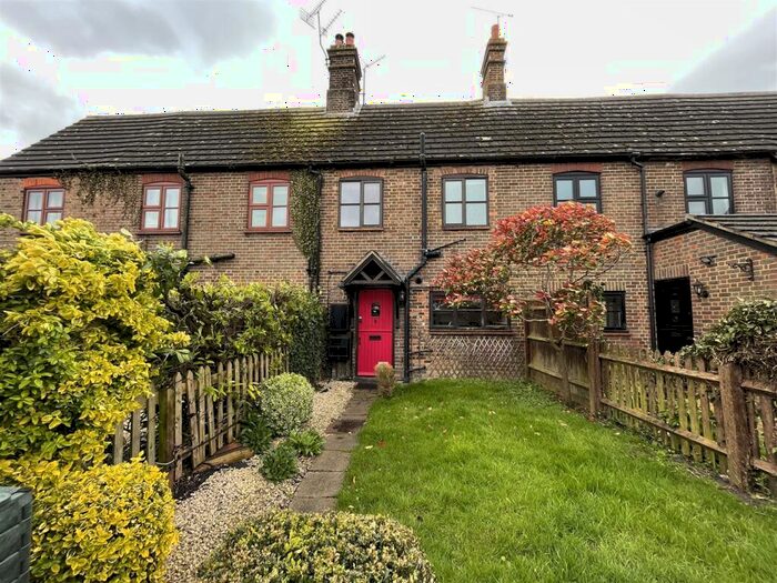 3 Bedroom Terraced House To Rent In Pebblemoor, Edlesborough, Dunstable, LU6