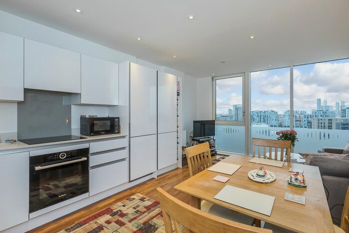 2 Bedroom Flat To Rent In Bellville House, Greenwich, SE10