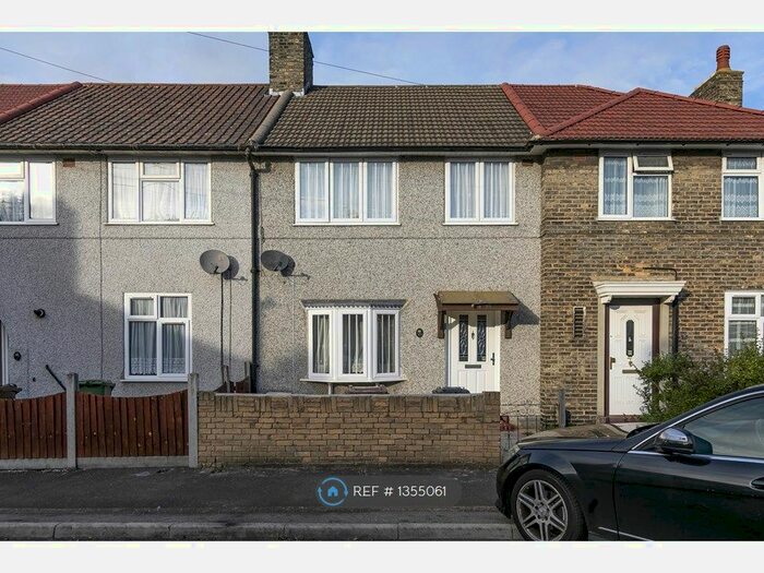 3 Bedroom Terraced House To Rent In Eaton Gardens, Dagenham, RM9